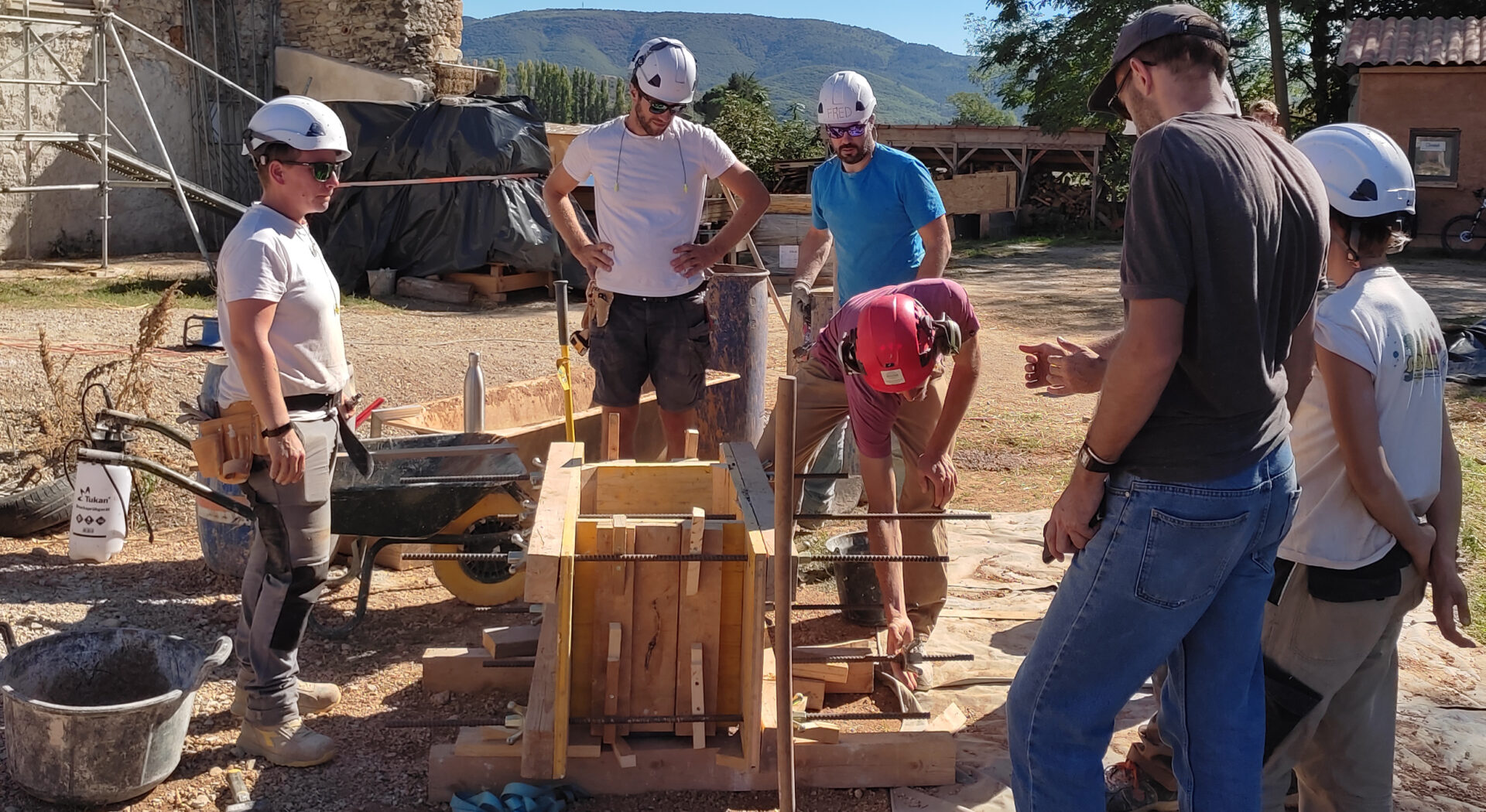 TC. Maçonnerie en terre crue